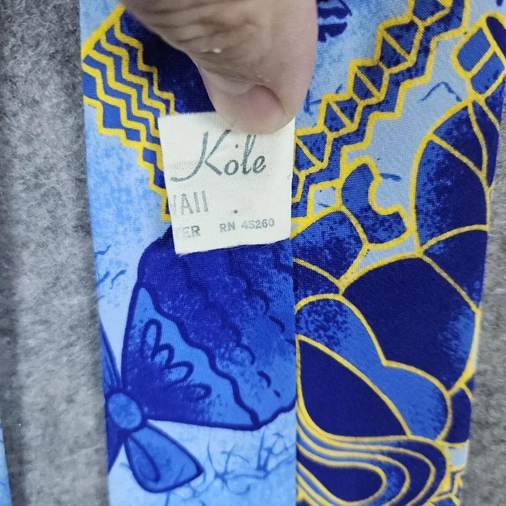 Kole Kole Hawaii‎ 100% Polyester Tie Blues & Bright Yellows Abstract Print 55x4